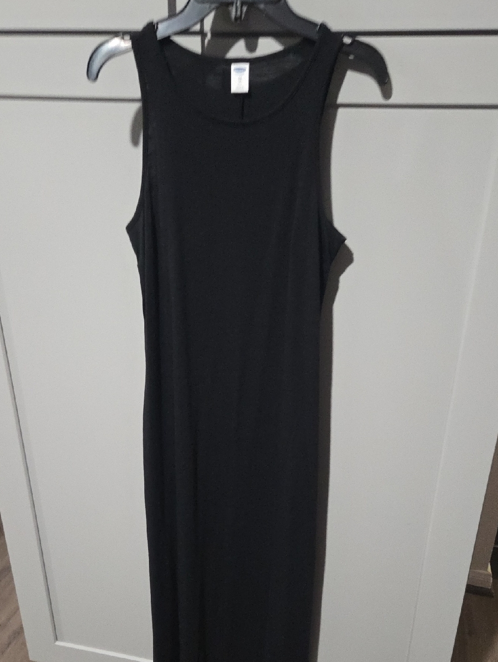 Old Navy Black Sleeveless Maxi Dress - Streamlined Silhouette